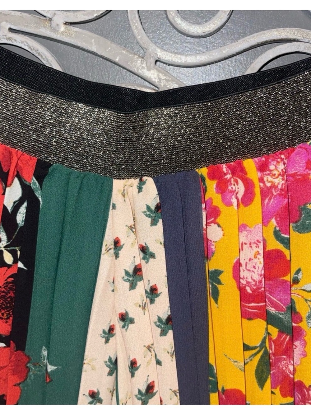 Anthropologie Floral & Stripe pleated pants in Yellow, Pink, Navy - Picture 3 of 4